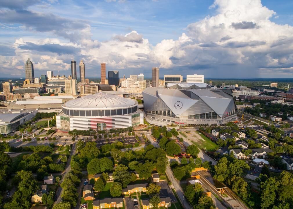 Closest airport to 20 major sports arenas